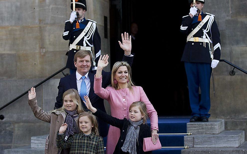 Vertrek van het koningspaar en hun dochters. Foto ANP