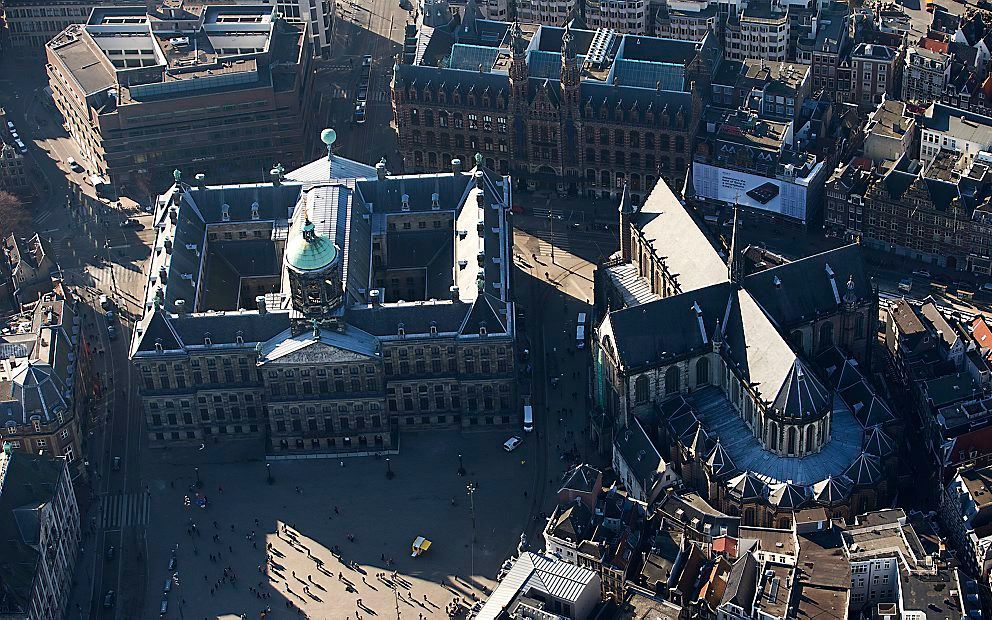 De Nieuwe Kerk en het Paleis op de Dam in Amsterdam. Foto ANP