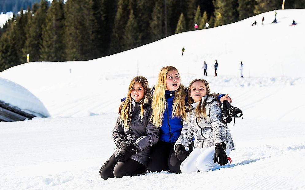 Prinses Alexia (l.) met haar zussen in Lech. beeld ANP