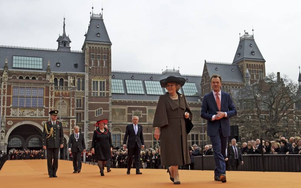 Voorjaar 2013 opent koningin Beatrix het geheel vernieuwde Rijksmuseum in Amsterdam. Het is een van haar laatste publieke taken als vorstin.  beeld ANP