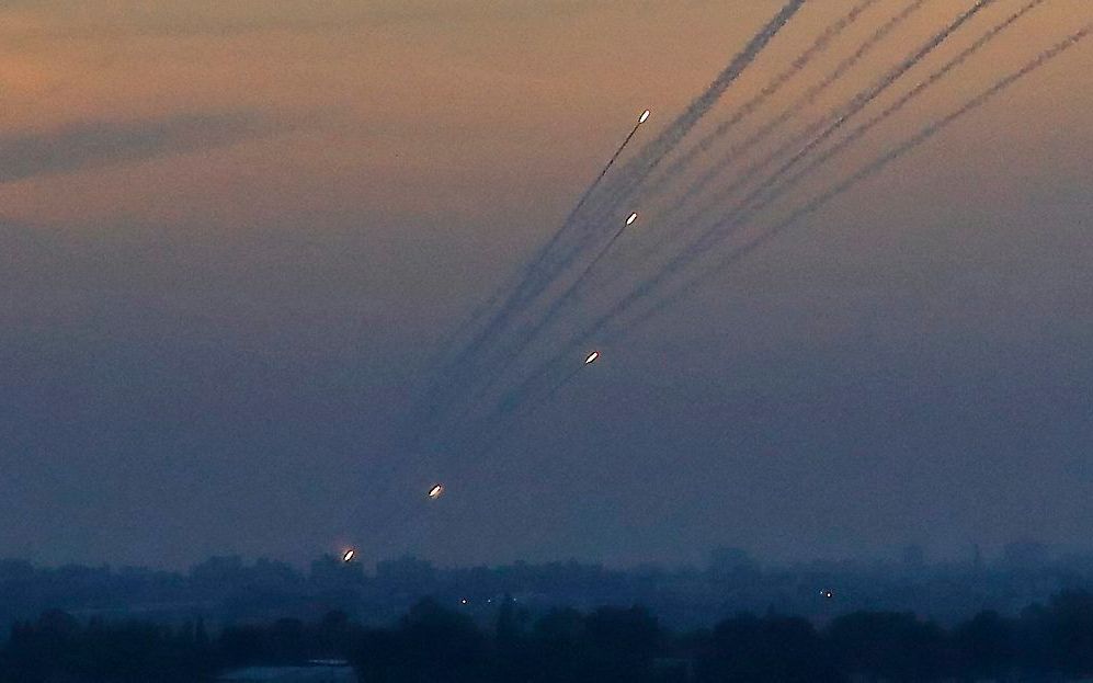 Mirjam Reijnen: „De hele dag raasden raketten over. Het geluid dat je hoort is vergelijkbaar met een vuurpijl, maar dan honderd keer zo hard.” beeld AFP