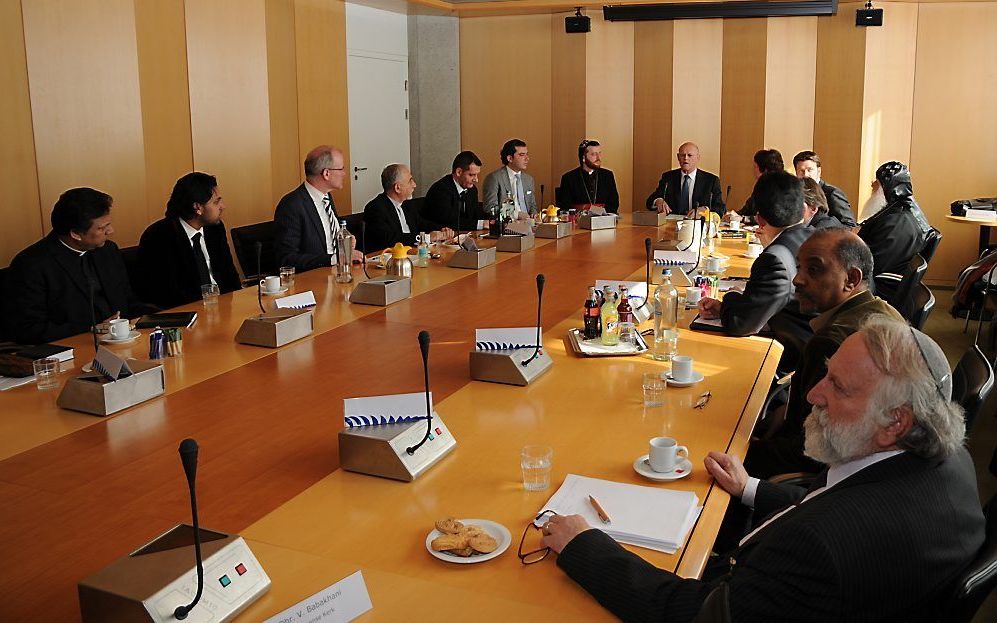 Vertegenwoordigers van christelijke en andere religieuze minderheden  hadden gisteren een gesprek met minister Rosenthal van Buitenlandse Zaken over het recente geweld tegen deze groepen in het buitenland. Foto Ministerie van Buitenlandse Zaken