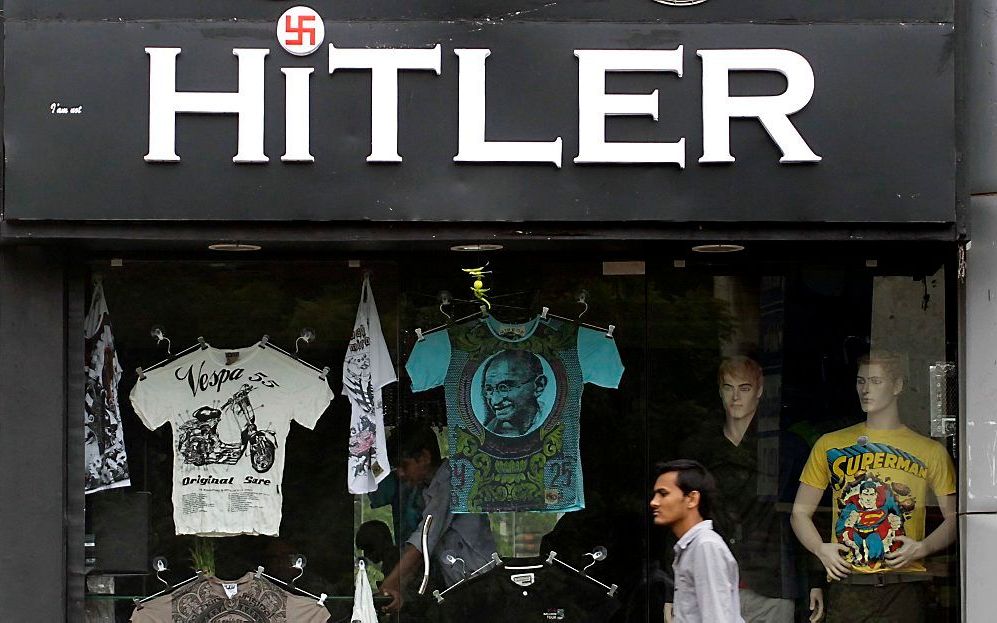 Herenkledingzaak Hitler in Ahmedabad.  Foto EPA