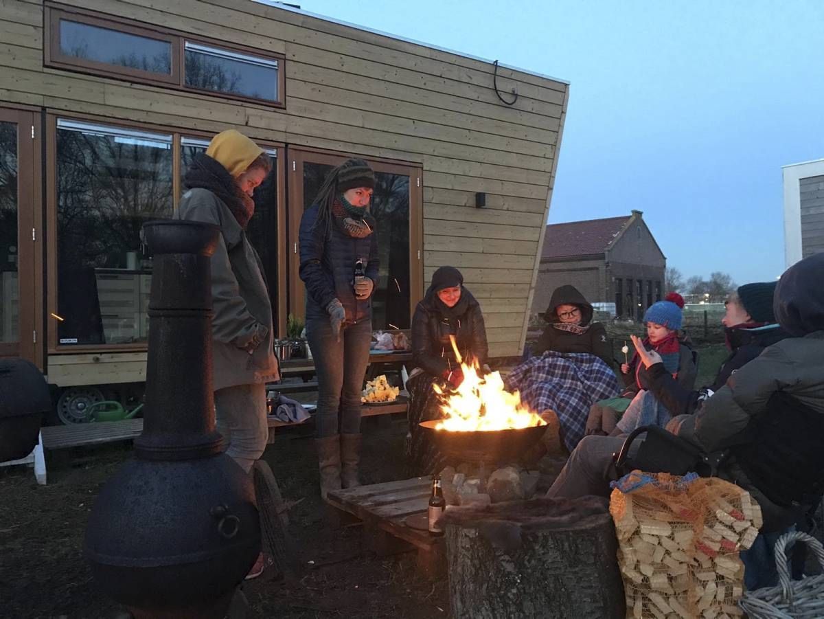 2019-02-19-katDI6-DUUtinyhousebynight-3-FC_web.jpg
