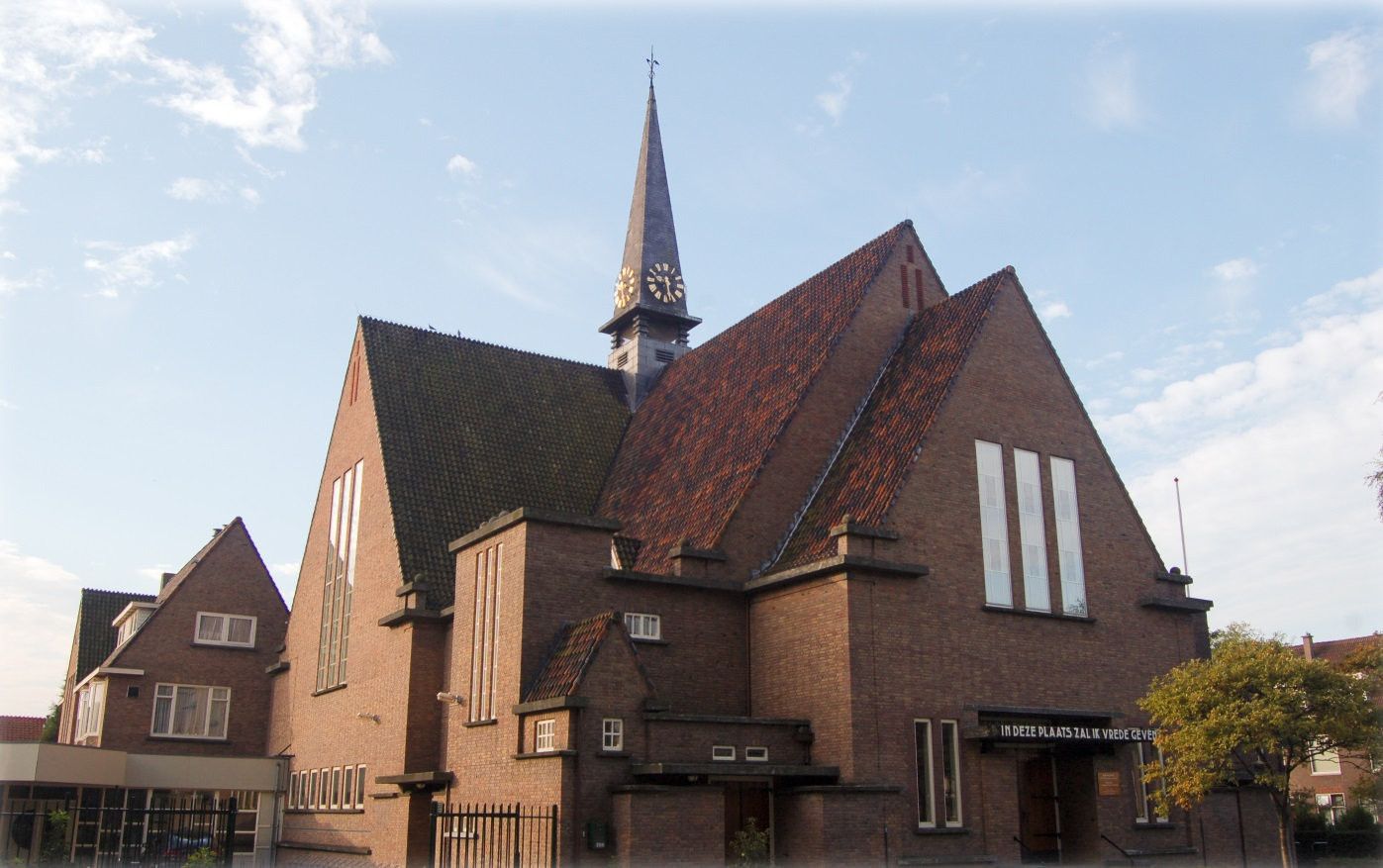 Kruiskerk met spitsje.