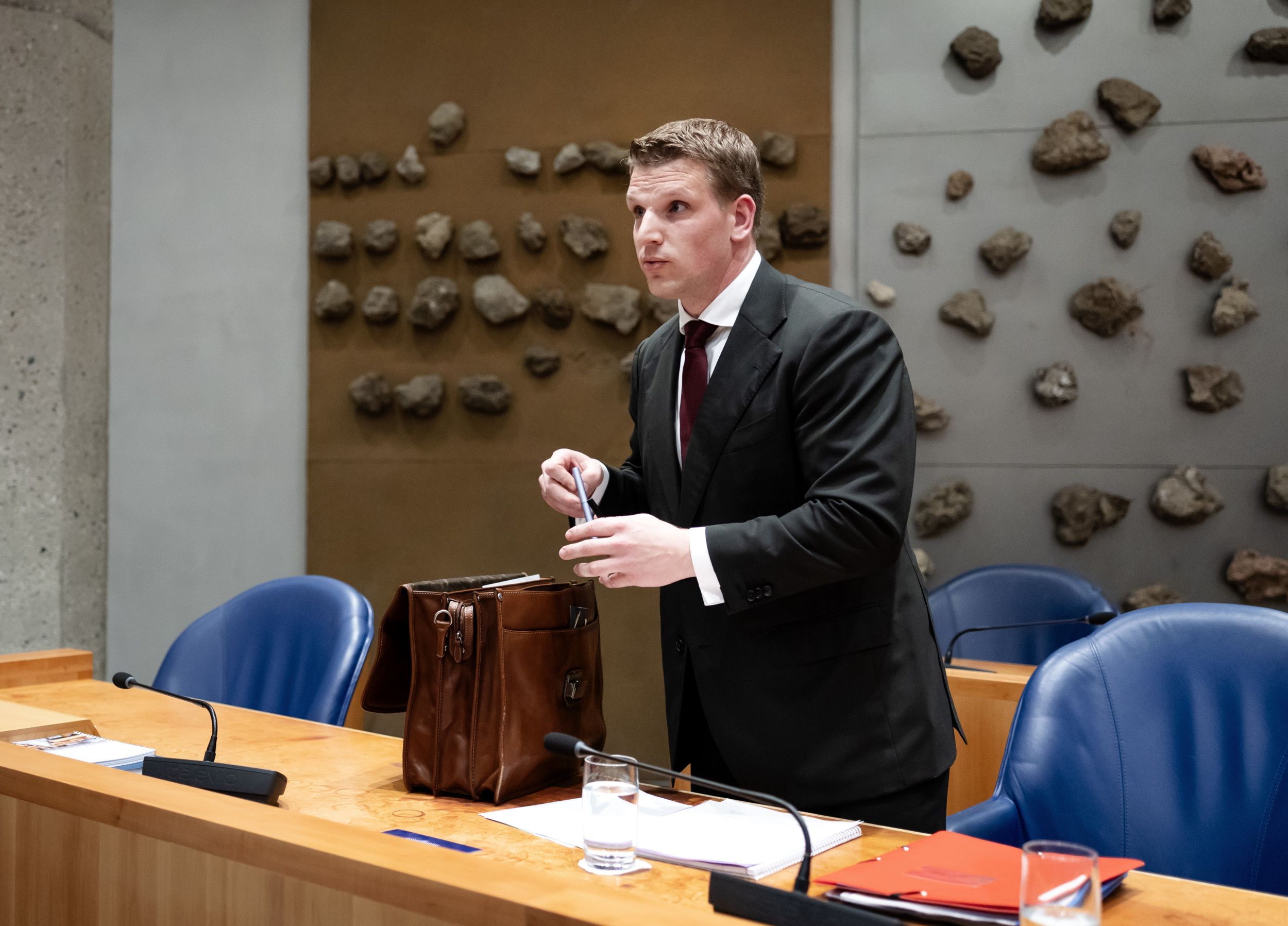Foto van Gouke Moes, demissionair minister voor Onderwijs, Cultuur en Wetenschap.