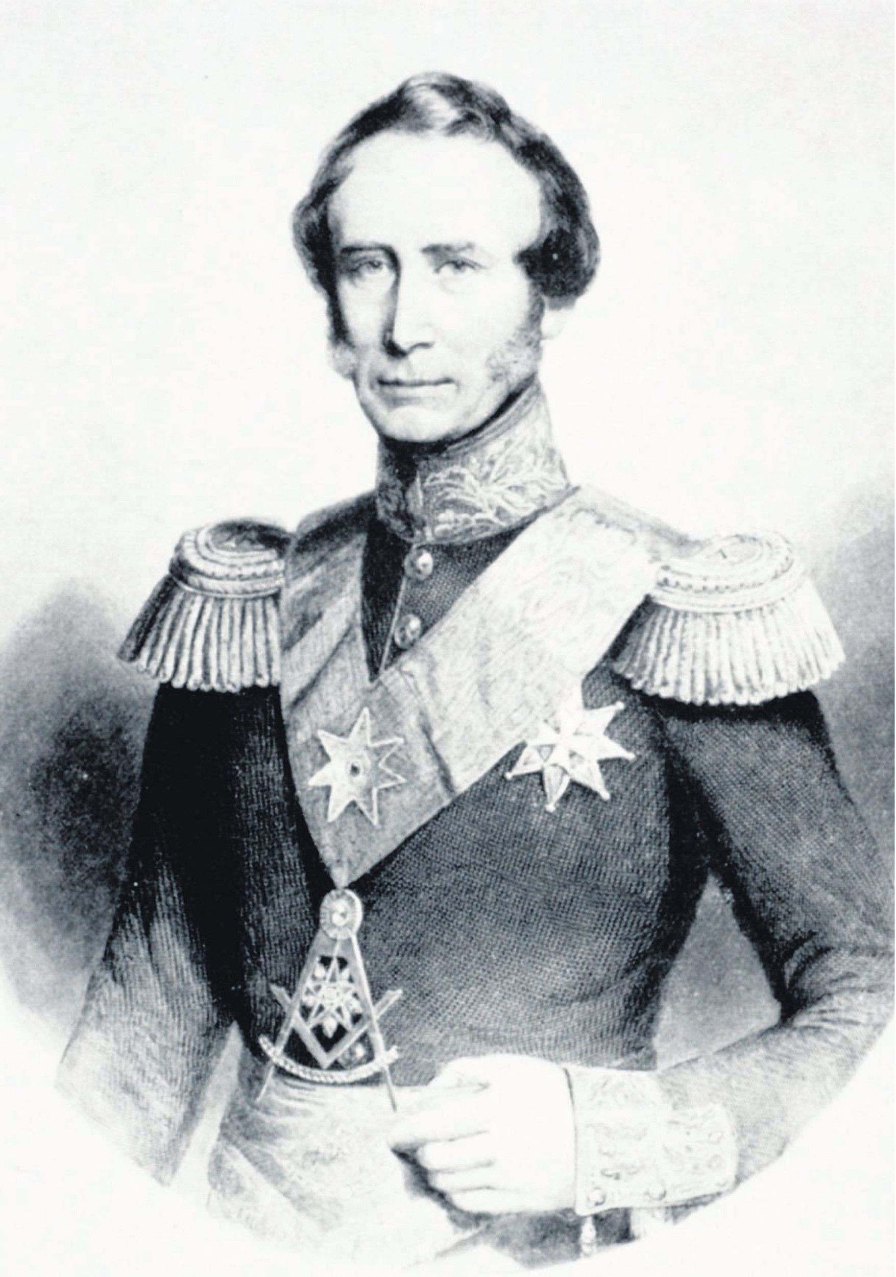 Zwart-witportret van slanke man in uniform.