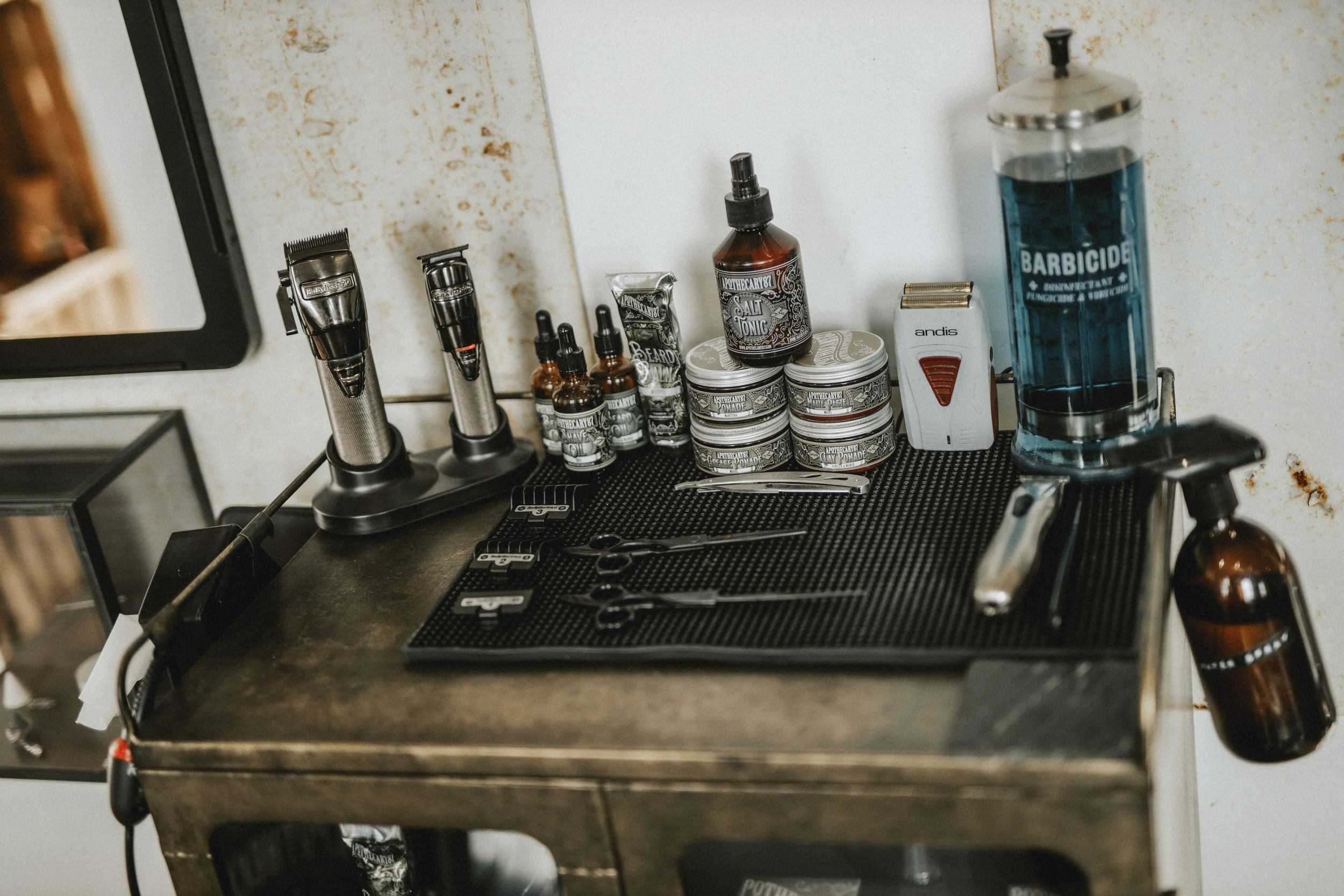 apothecary-87-0OY7DzABRFw-unsplash 2.jpg