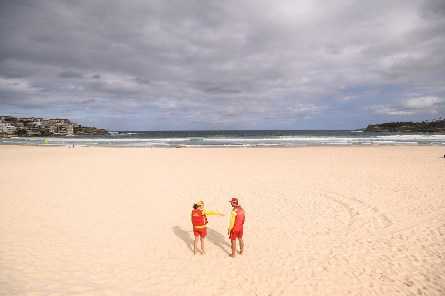 leeg bondi beach.jpg