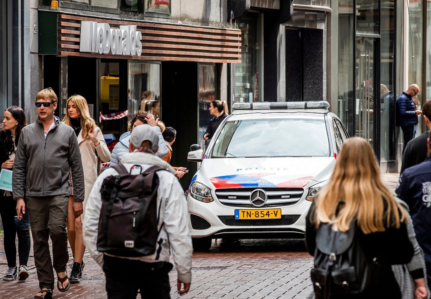 politie kalverstraat.jpg