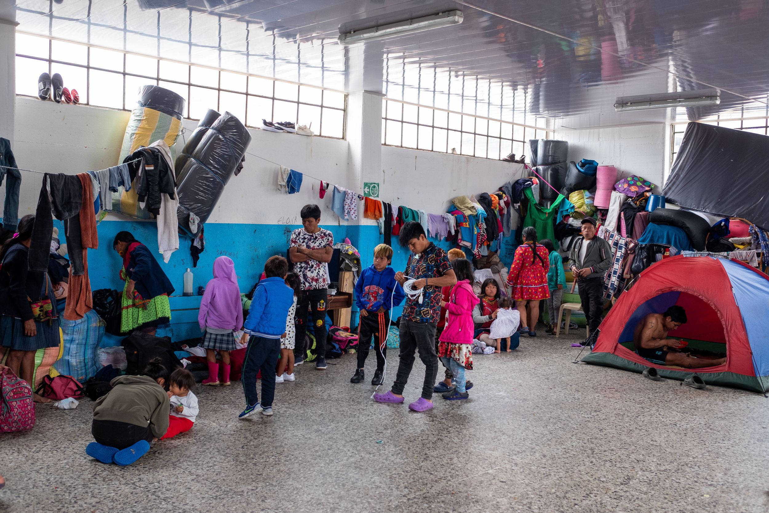 slaapzaal gedeeld door 60 families.jpg