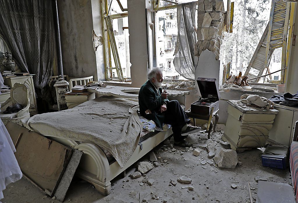 syria-classic-car-enthusiast-aleppo-viral-photo.jpg