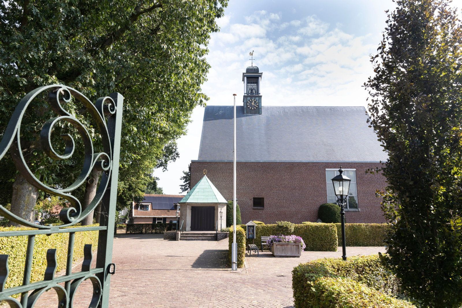 Ds. Slingerland Neemt Beroep Aan Naar Hervormd Almkerk