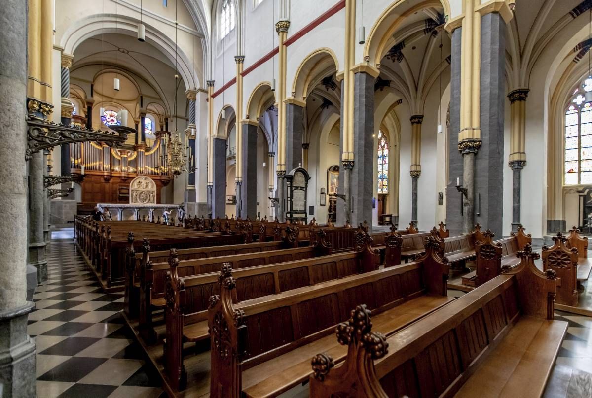 Sint-Servaasbasiliek Maastricht (RKK): kerk met vier crypten