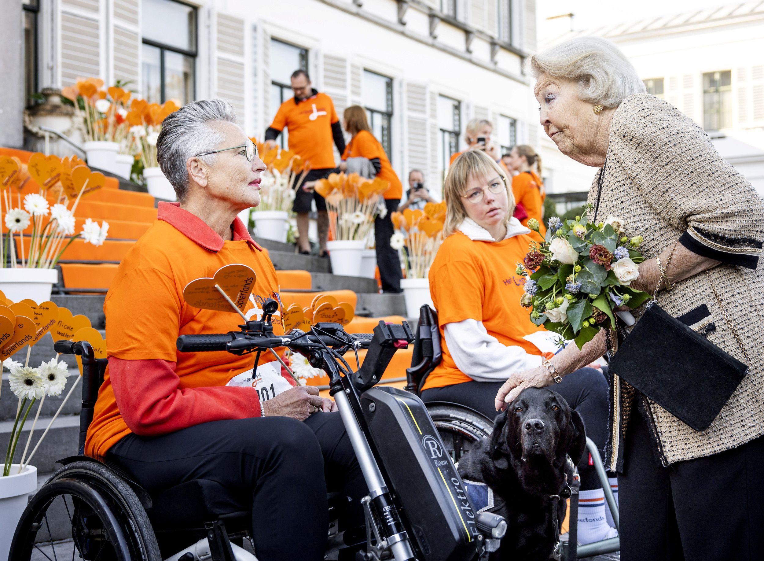 Prinsessen Beatrix en Margriet nog vaak op pad